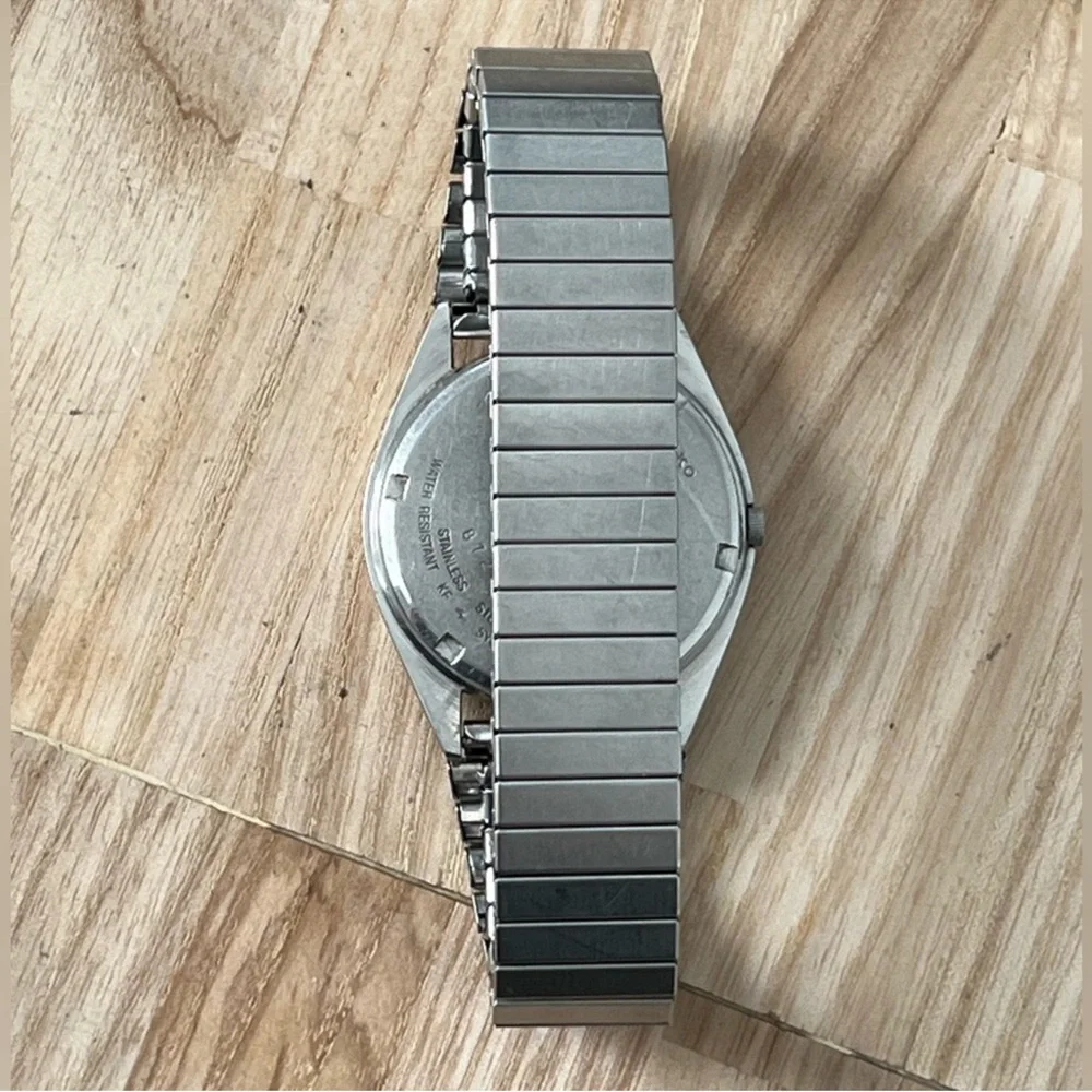 Seiko SQ Men's Watch Vintage Stainless Dial Stretch Bracelet Date Windows
